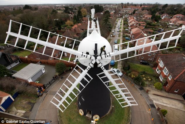 holgate windmill in roundabout from above article-2219173-158b13d2000005dc-686 634x423