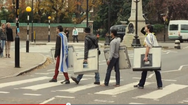 Abbey Road 4 guys crossing